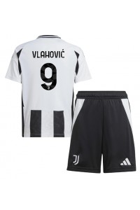 Juventus Dusan Vlahovic #9 Babytruitje Thuis tenue Kind 2024-25 Korte Mouw (+ Korte broeken)